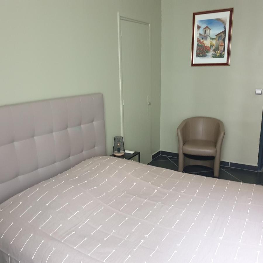 Appartement Intra Muros 8 Personnes Climatise Wifi Stationnement Facile أفينيون المظهر الخارجي الصورة